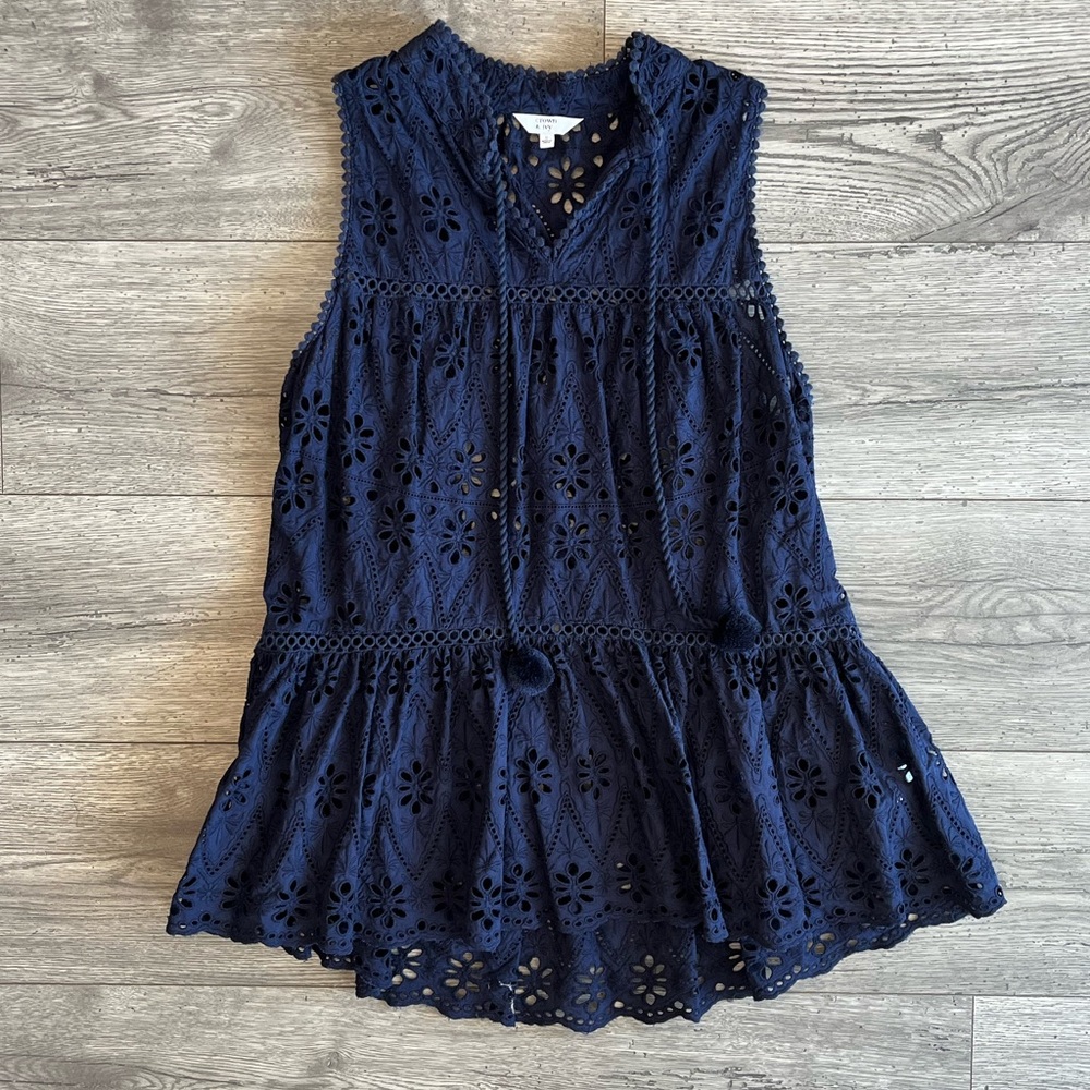 Crown & Ivy Women’s Sleeveless Eyelet Floral Pom Pom Drawstring Top Blouse Navy
